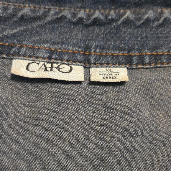 Cato Indigo Denim Jacket with Natural Buttons - Picture 4 of 4